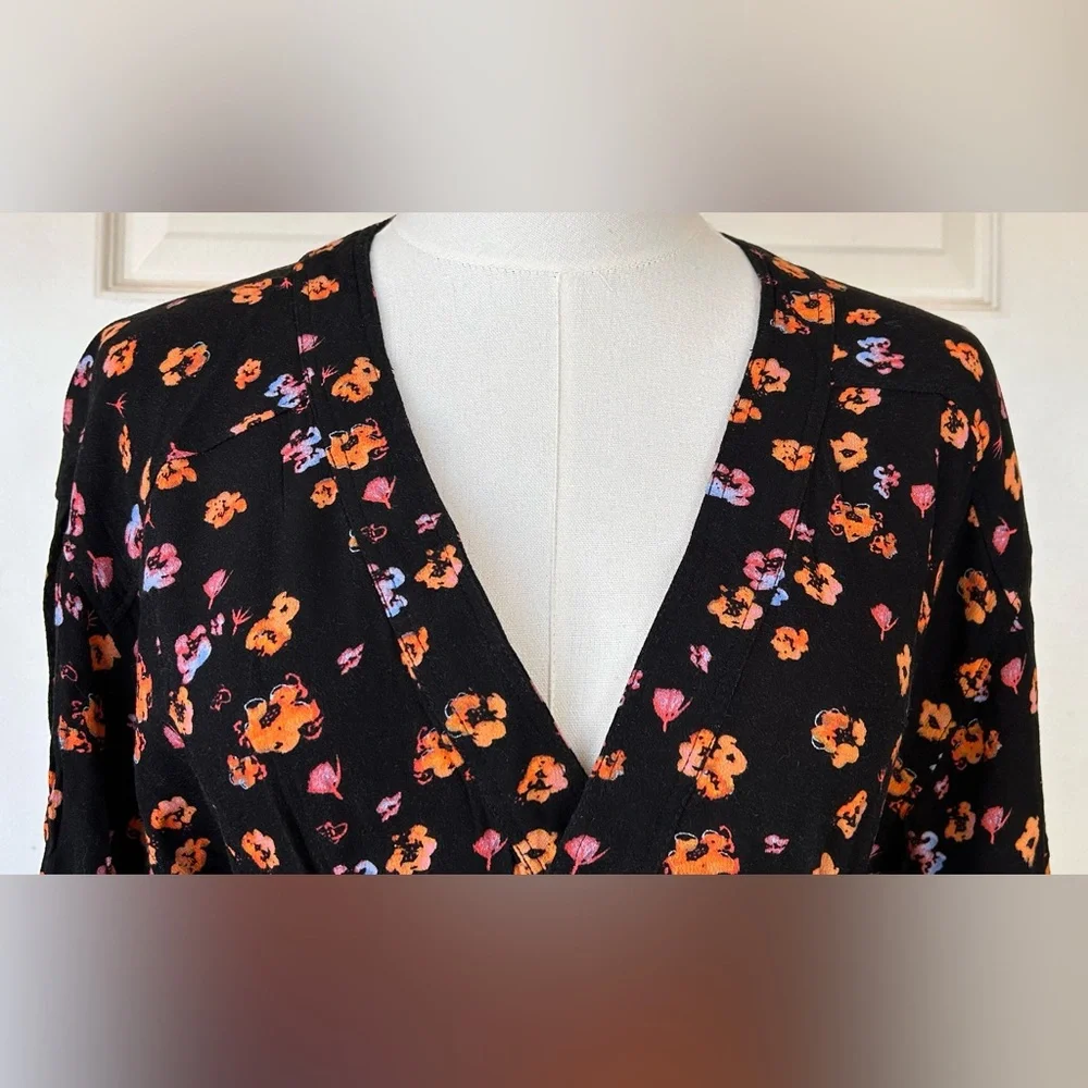 Free People Women’s V-Neck Floral‎ Belted Romper Size 2